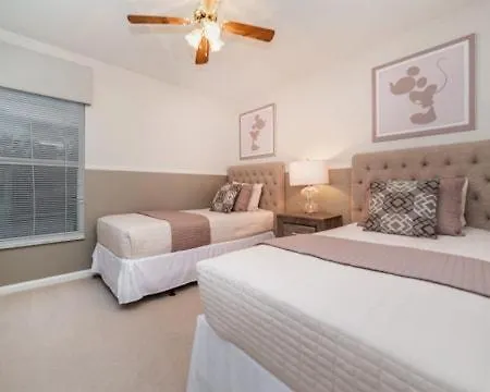 8215 Fan Palm Way Villa